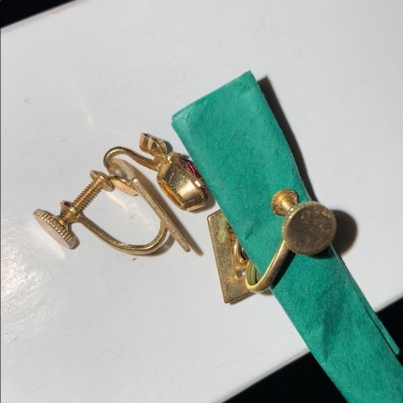 Vintage screw back rhinestone earrings - Picture 2 of 4